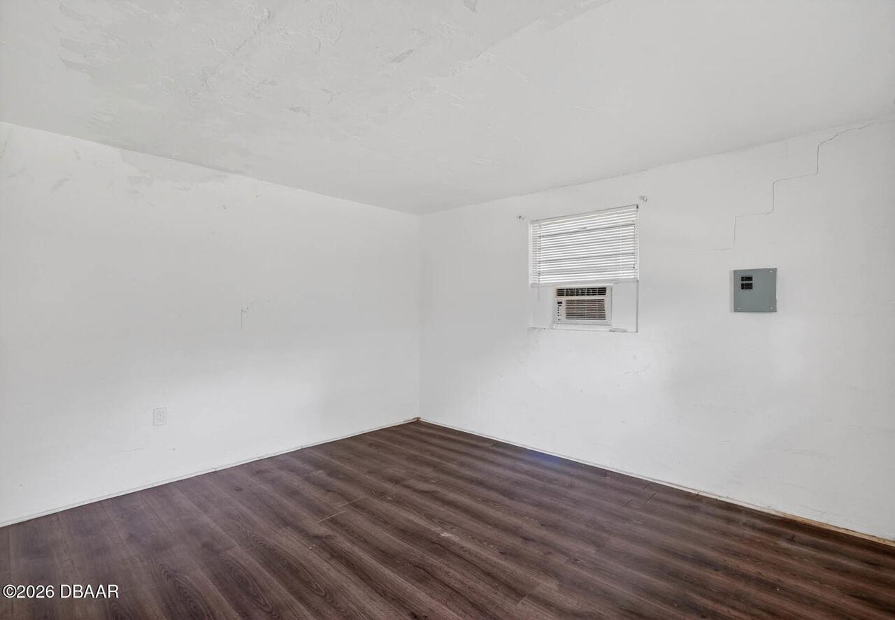 Listing Photo 10