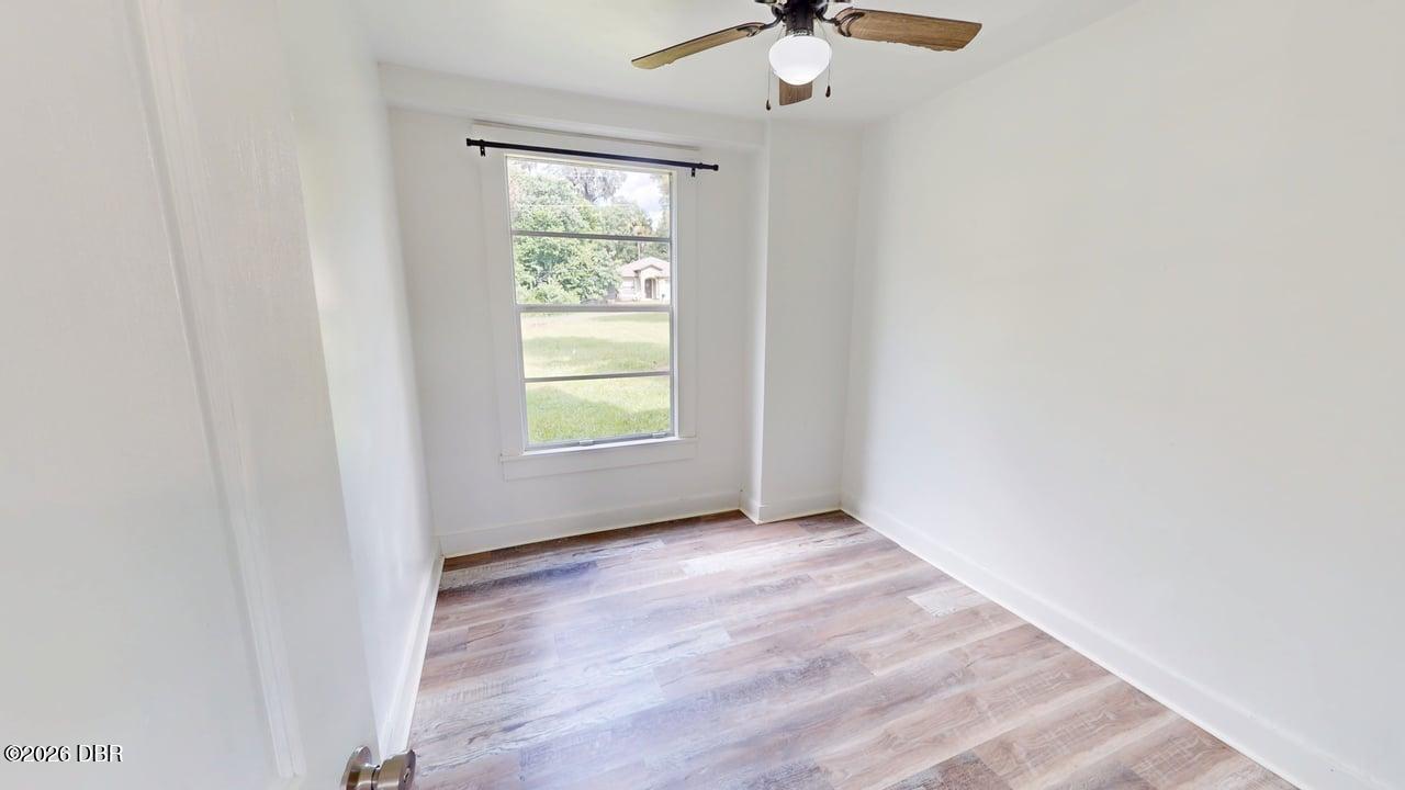 Listing Photo 9