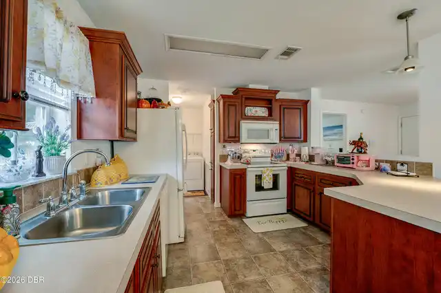 Listing Photo 10