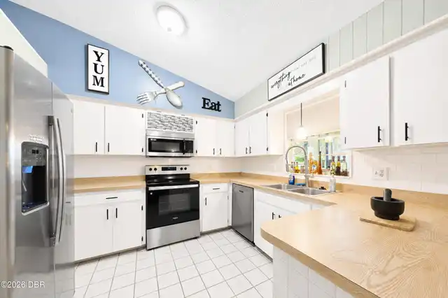 Listing Photo 11