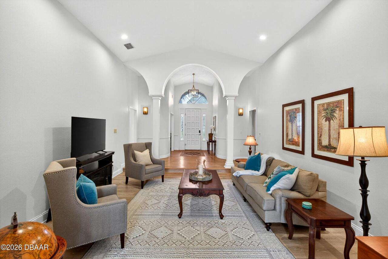 Listing Photo 11