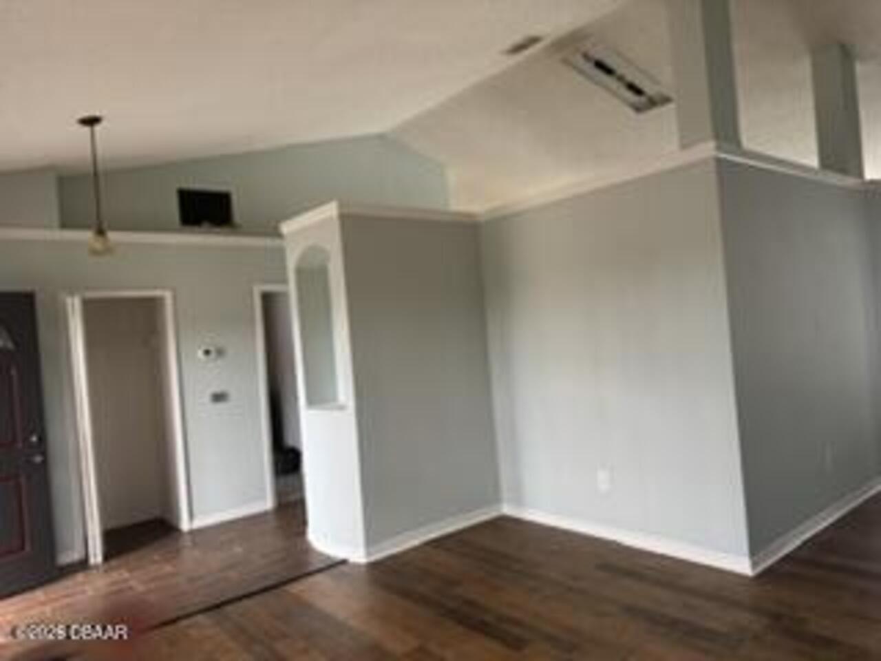 Listing Photo 9