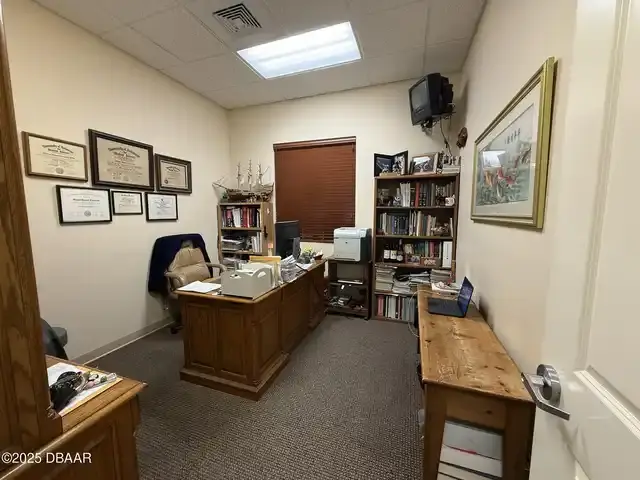 Listing Photo 8
