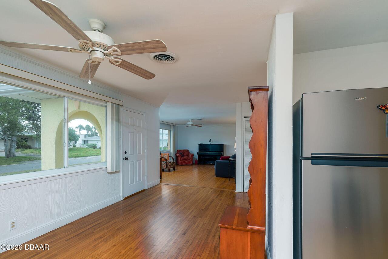Listing Photo 12