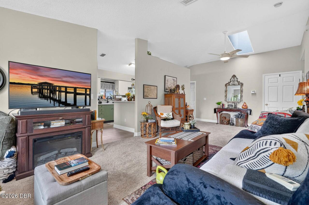 Listing Photo 11