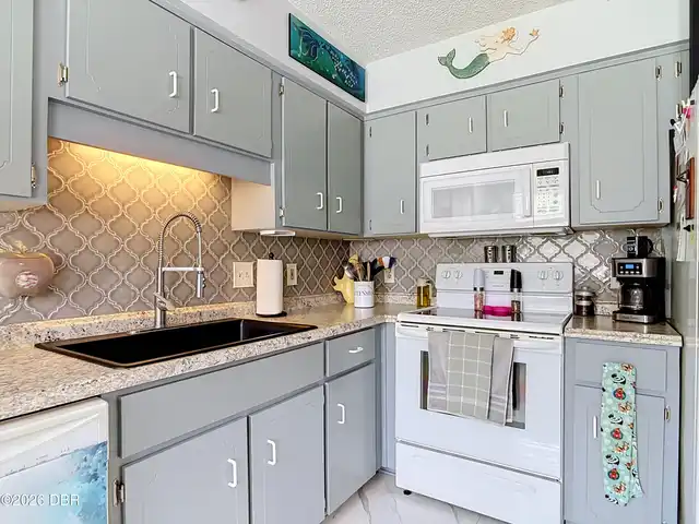 Listing Photo 9