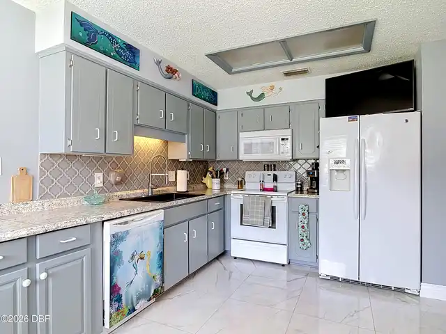 Listing Photo 10