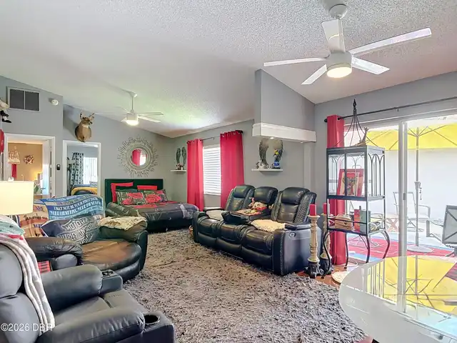 Listing Photo 11