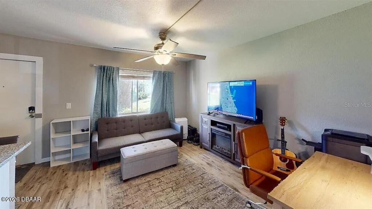 Listing Photo 11