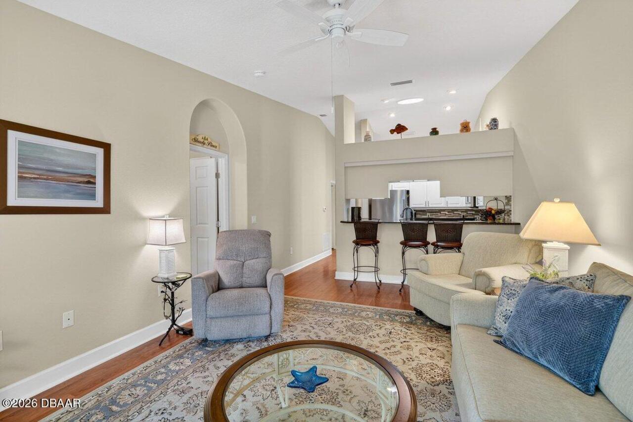 Listing Photo 11