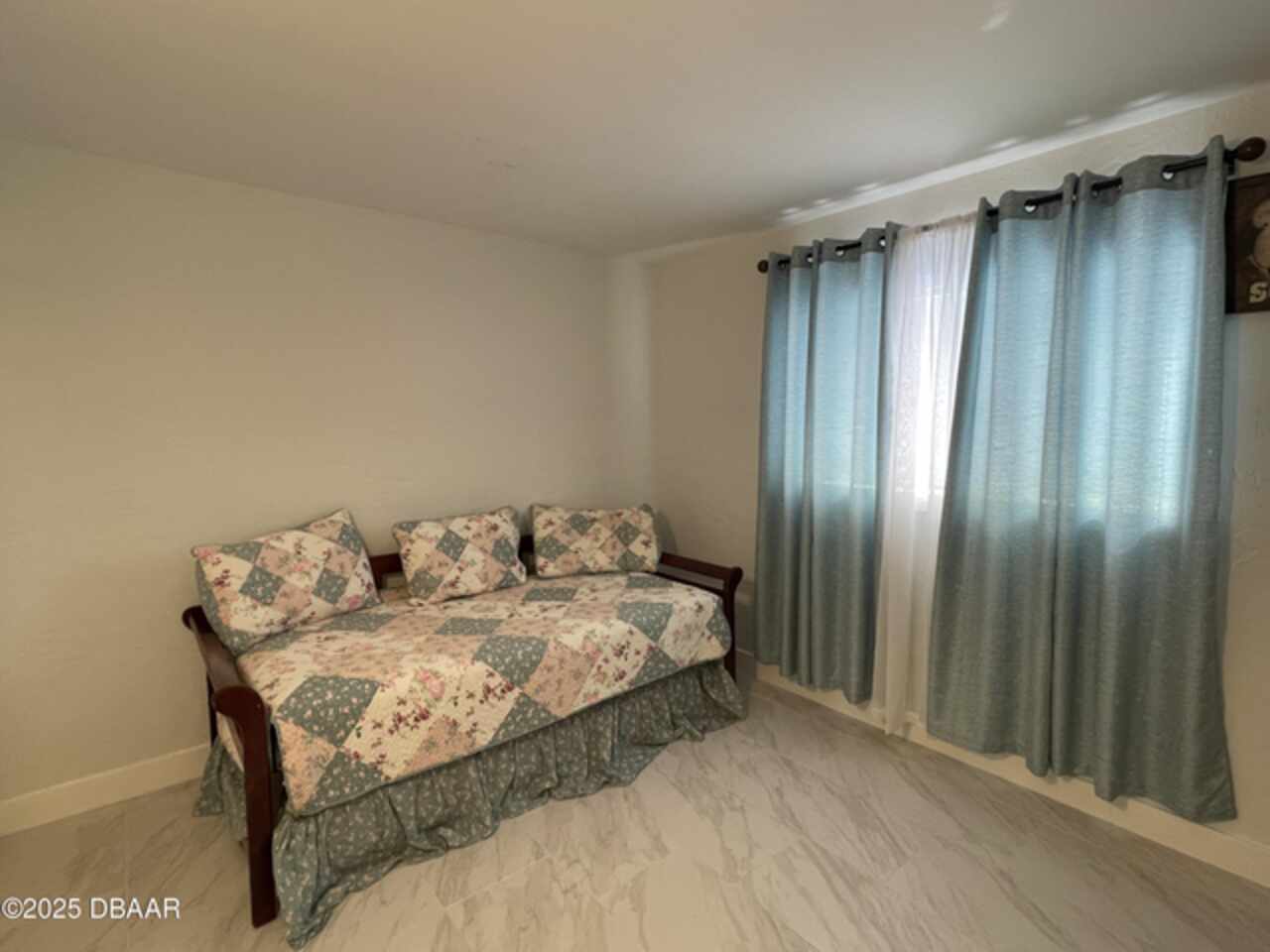 Listing Photo 12