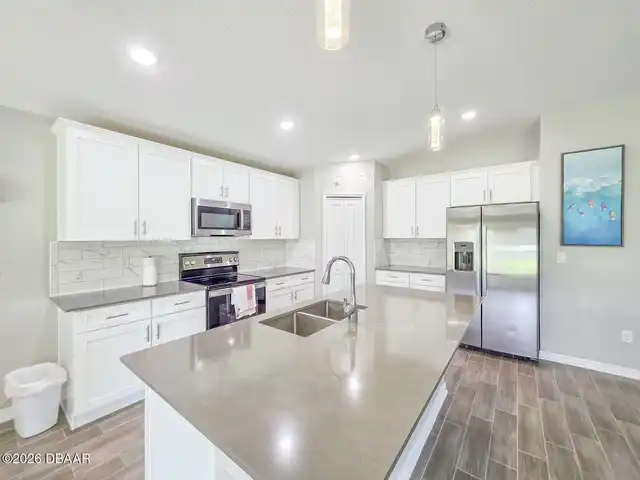Listing Photo 10