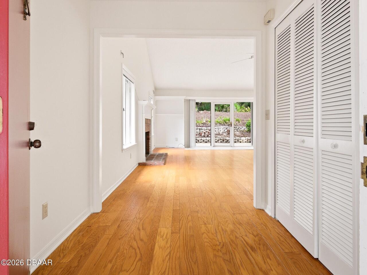 Listing Photo 8