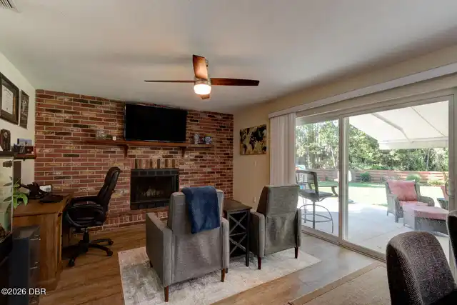 Listing Photo 9