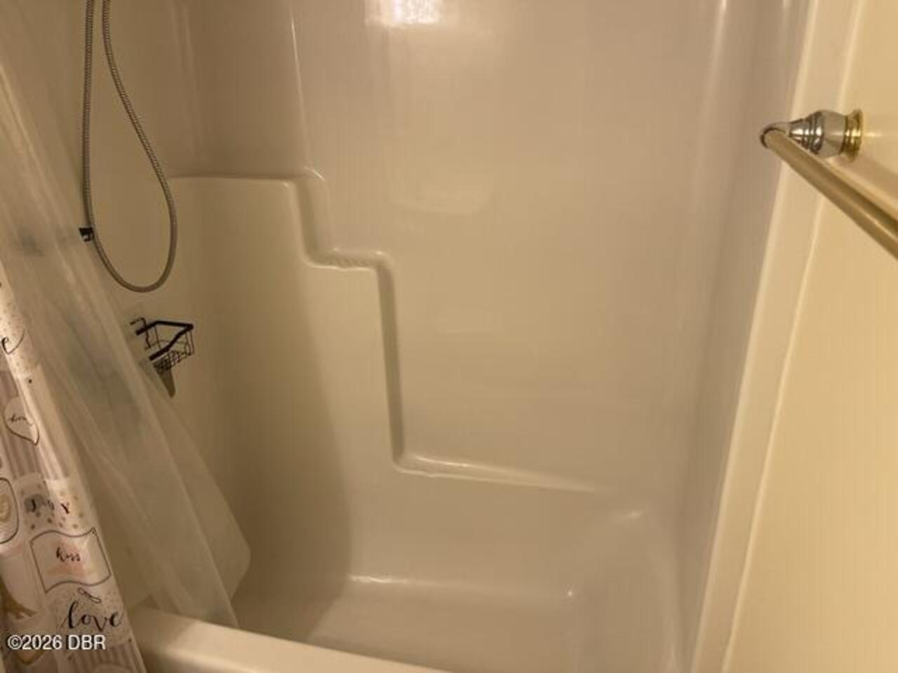 Listing Photo 14