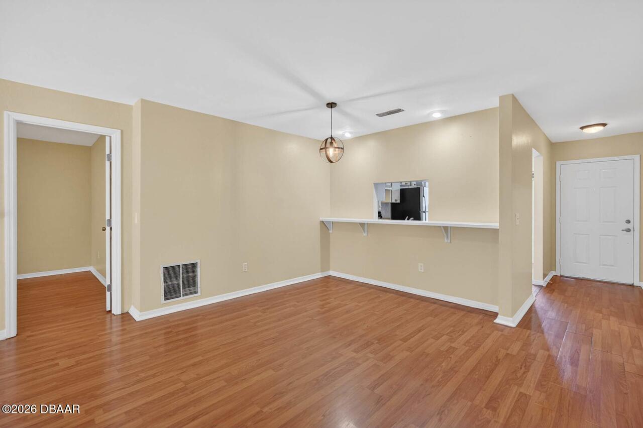 Listing Photo 14