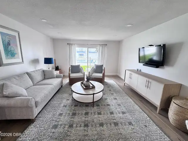 Listing Photo 9