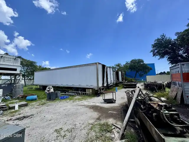 Listing Photo 11