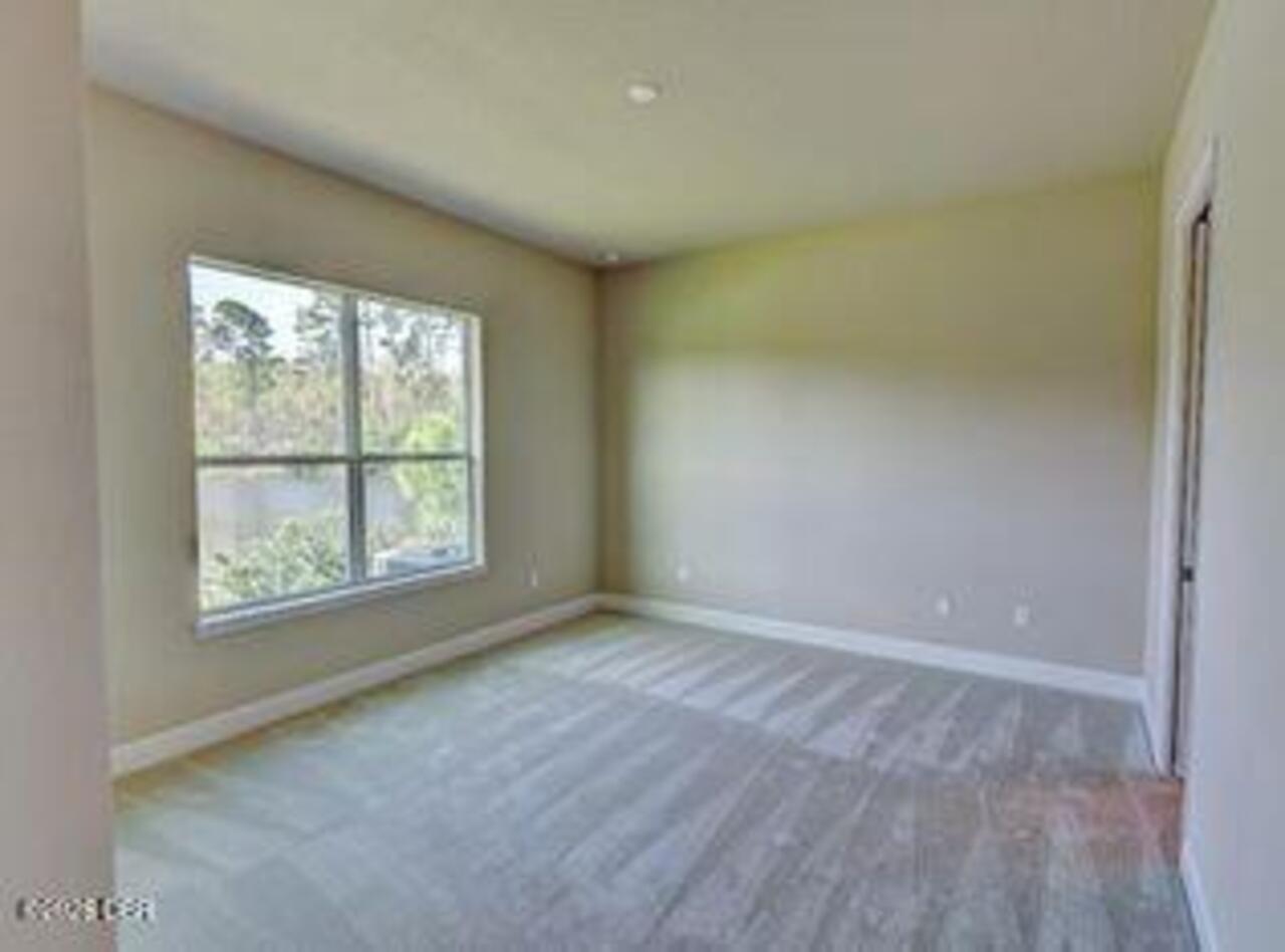 Listing Photo 11