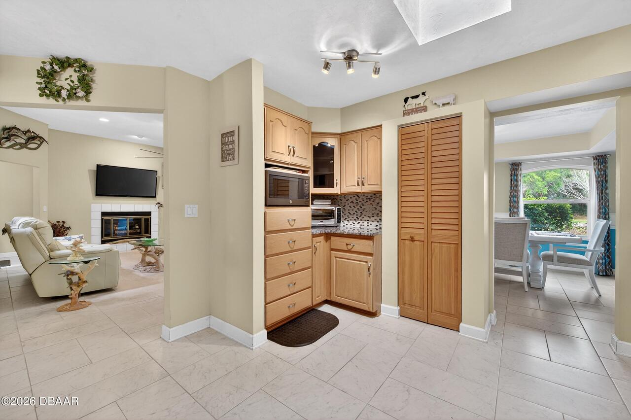 Listing Photo 12