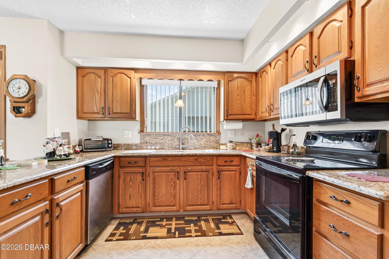 Listing Photo 11