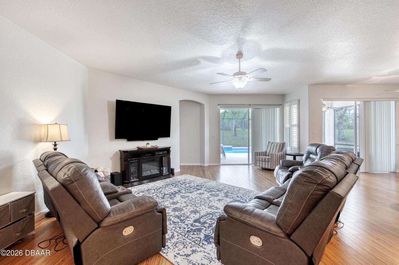 Listing Photo 15