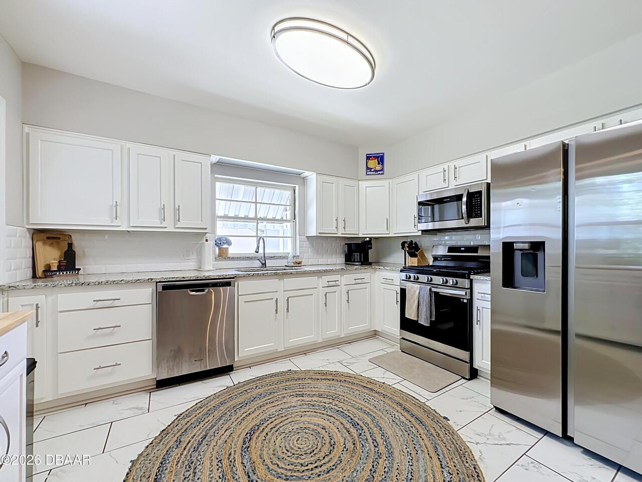 Listing Photo 11