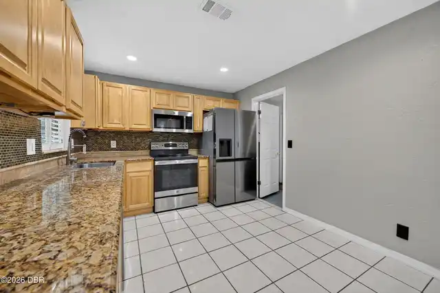 Listing Photo 6