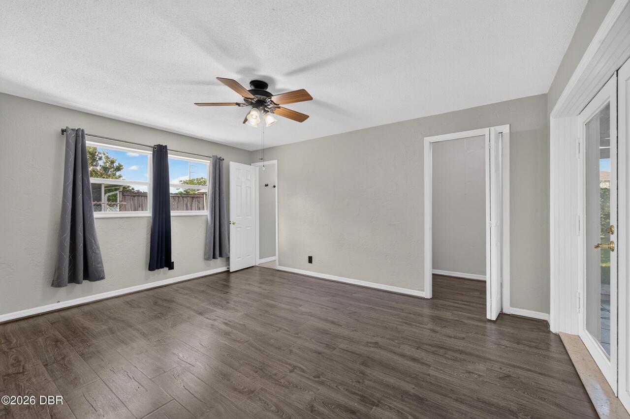 Listing Photo 11
