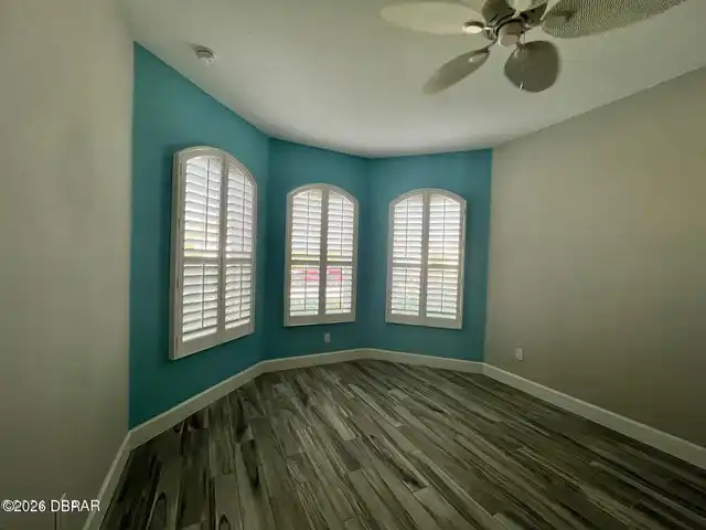 Listing Photo 11