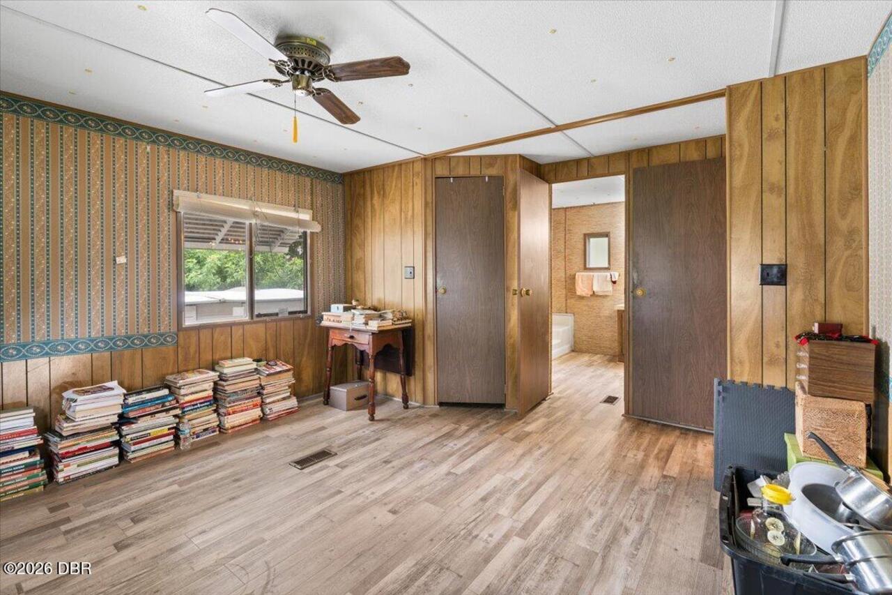Listing Photo 10