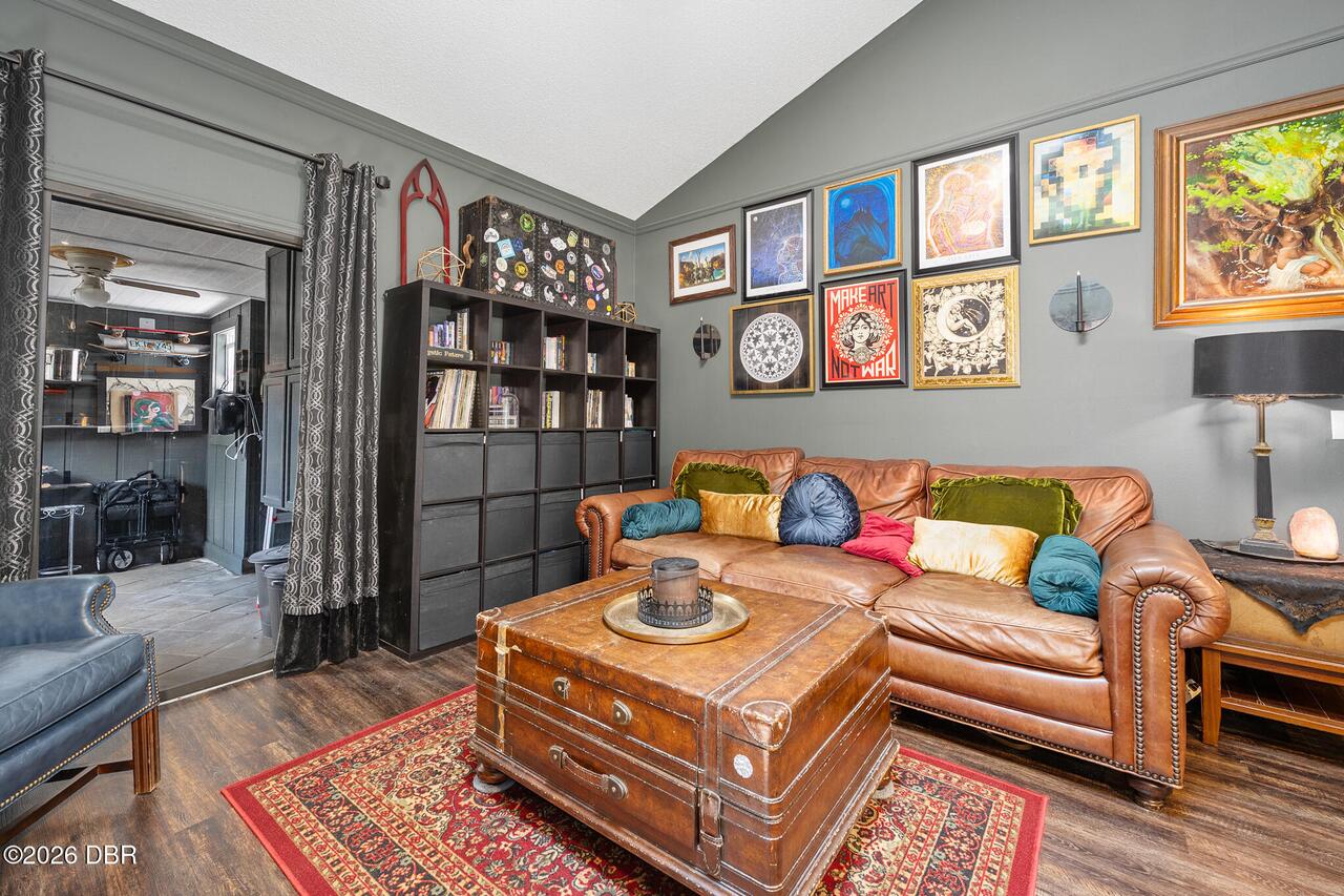 Listing Photo 18