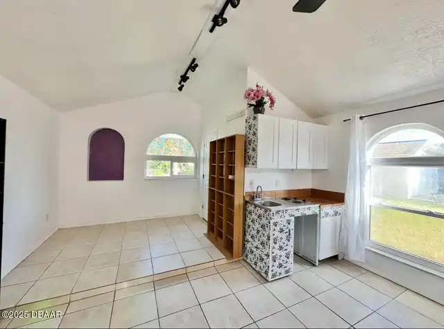 Listing Photo 7