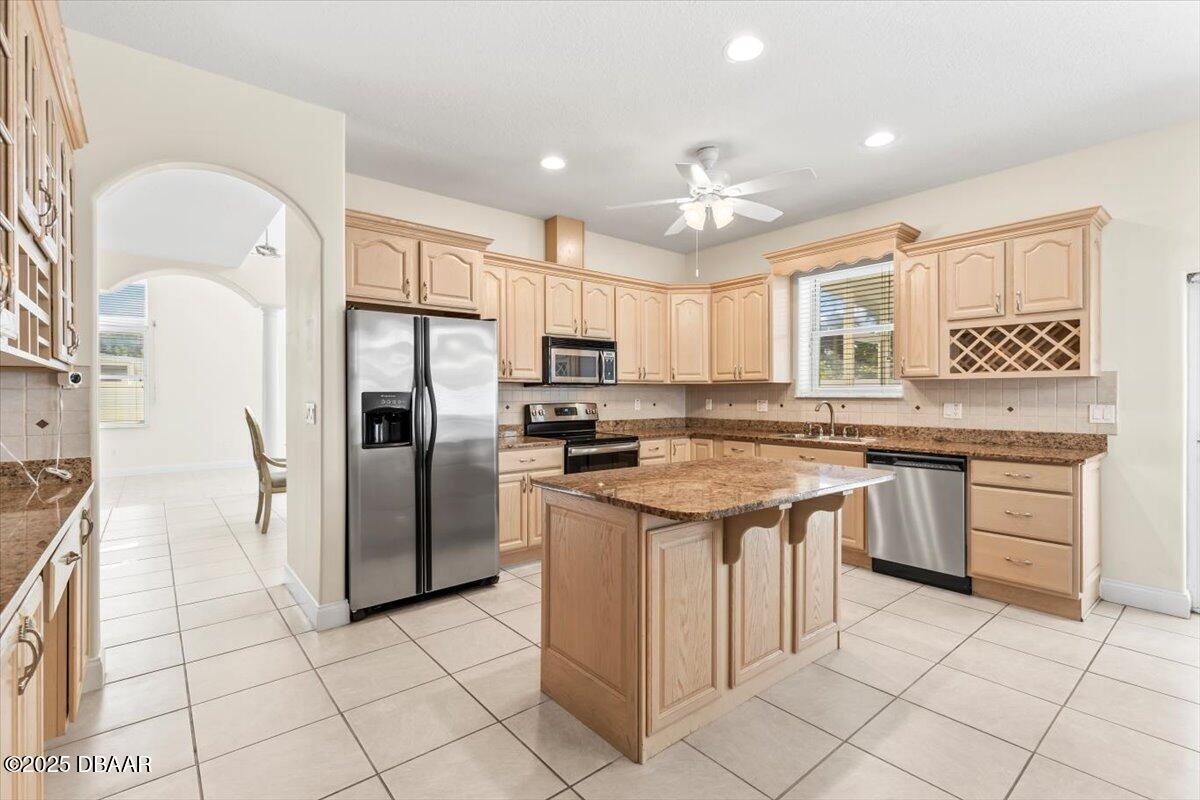 Listing Photo 11