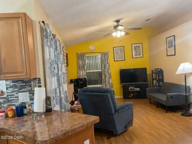 Listing Photo 7