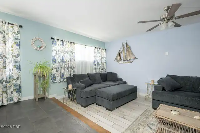 Listing Photo 12