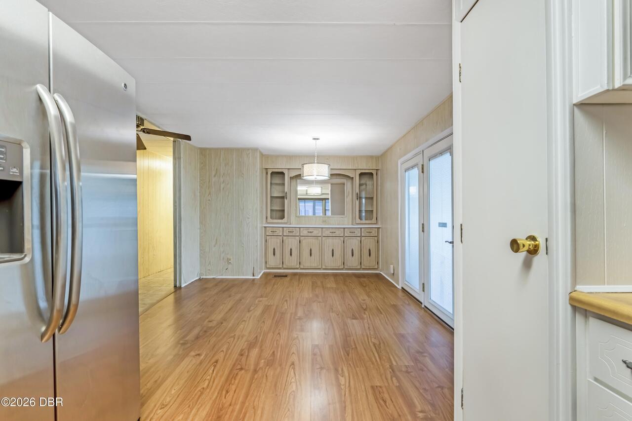 Listing Photo 12