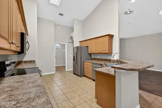 Listing Photo 12