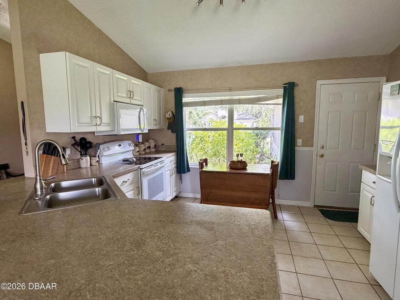 Listing Photo 14