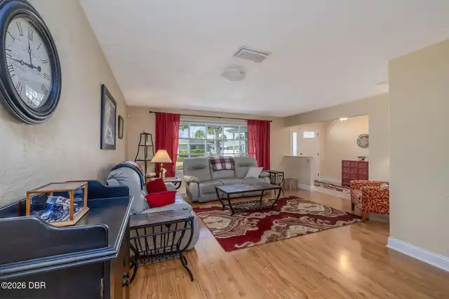 Listing Photo 7