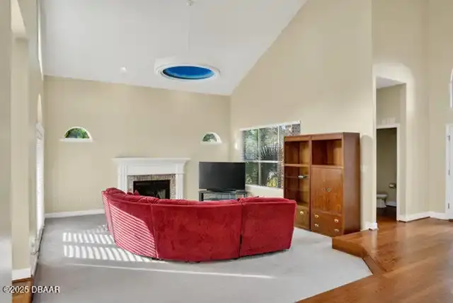 Listing Photo 16