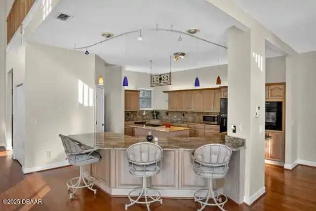 Listing Photo 19