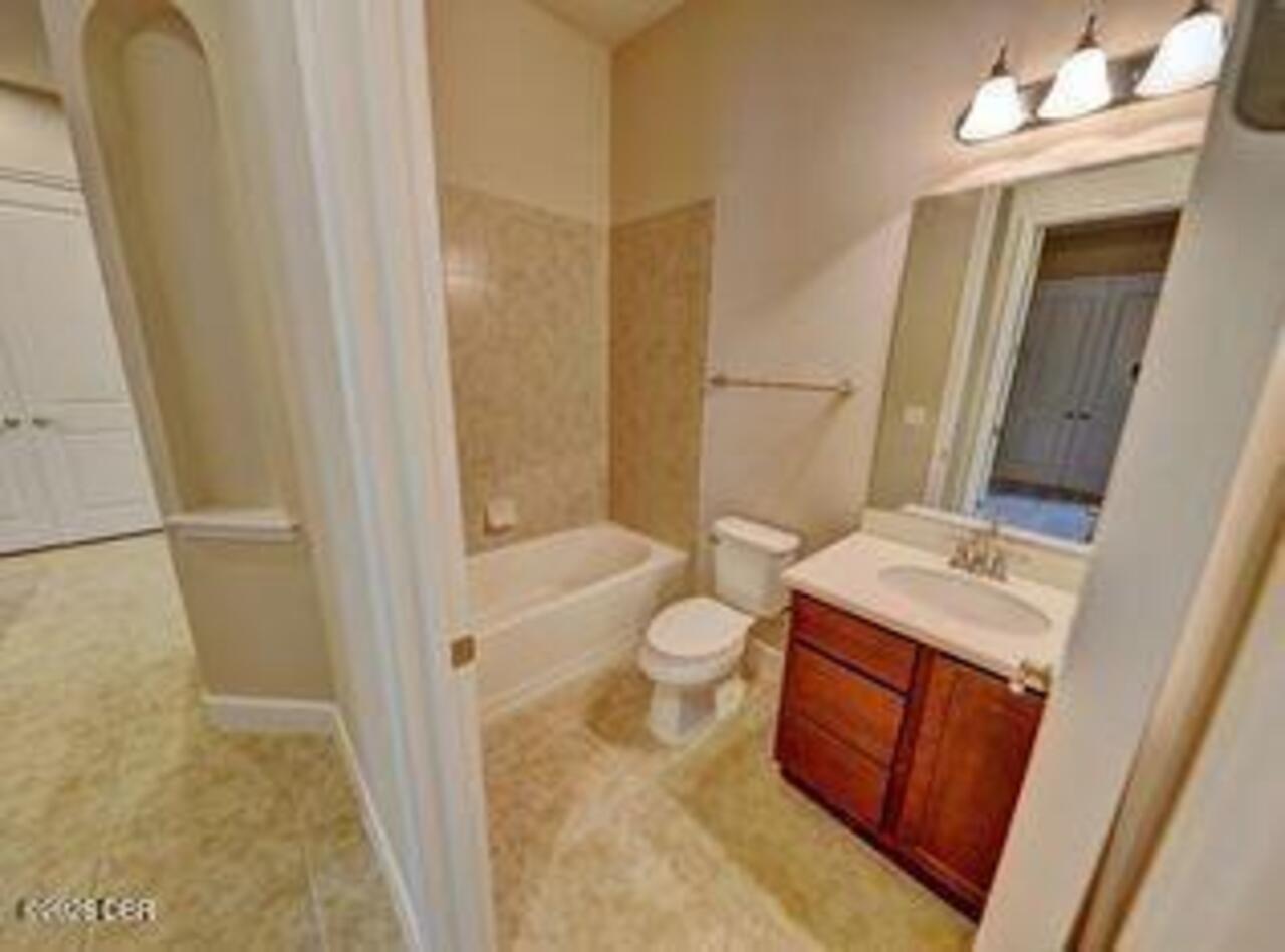 Listing Photo 9