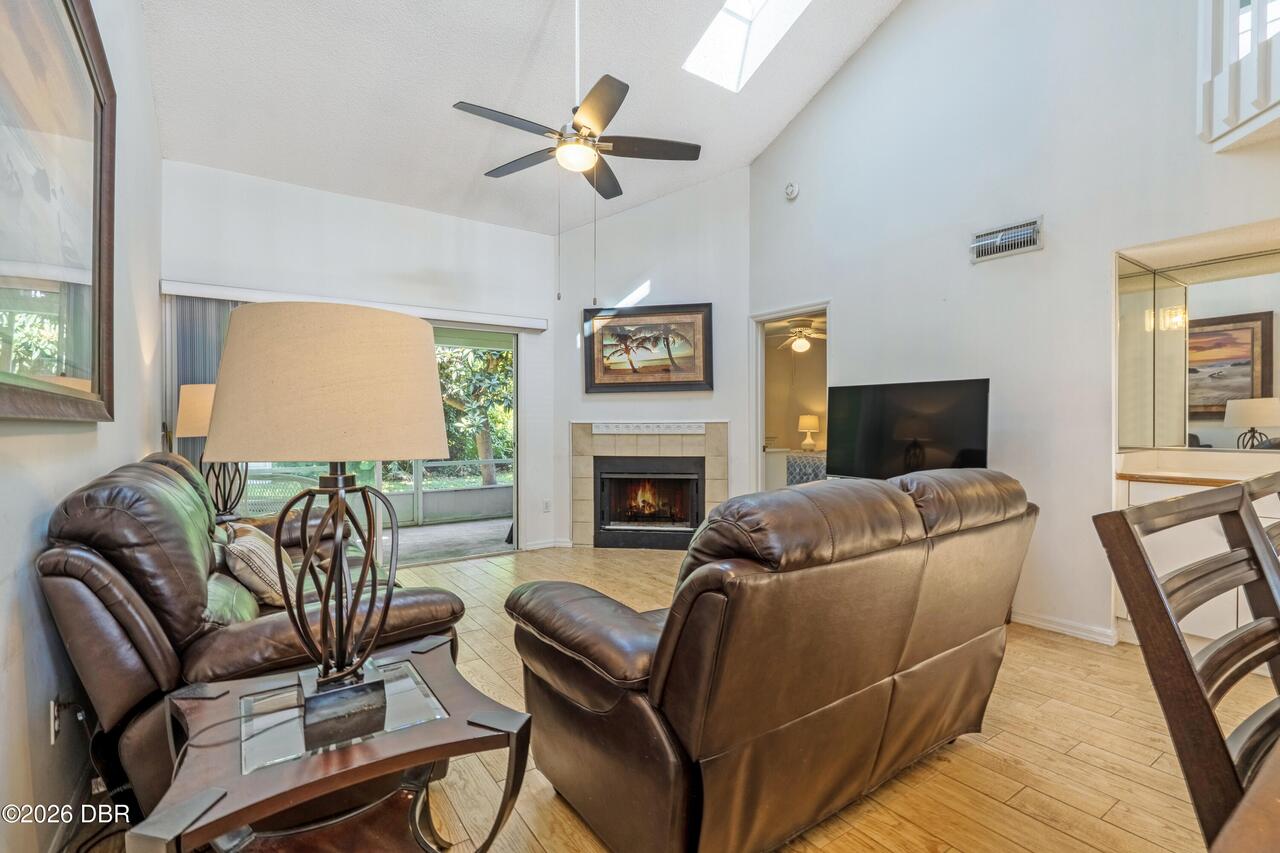 Listing Photo 12