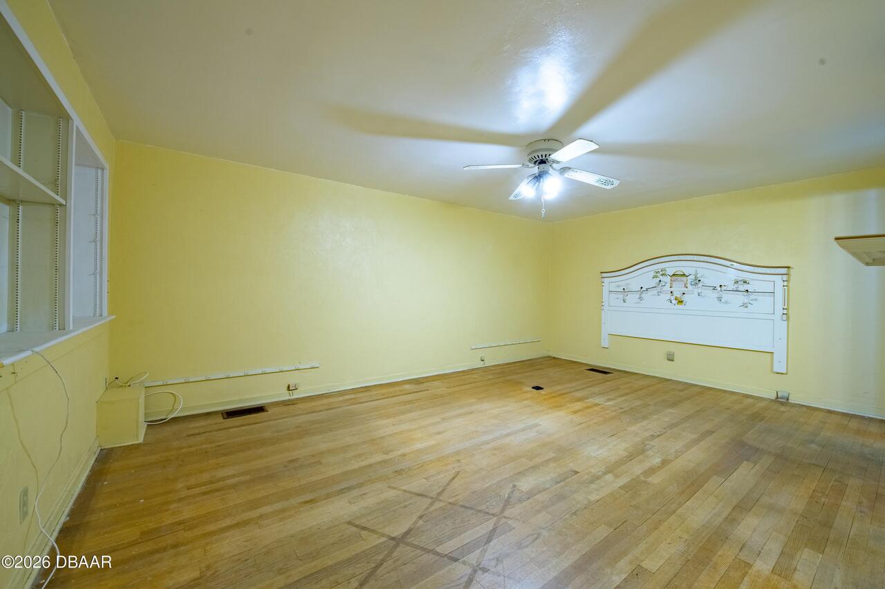 Listing Photo 16