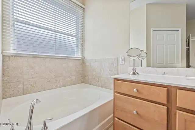 Listing Photo 14