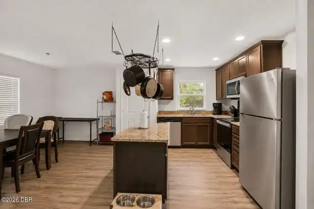 Listing Photo 6