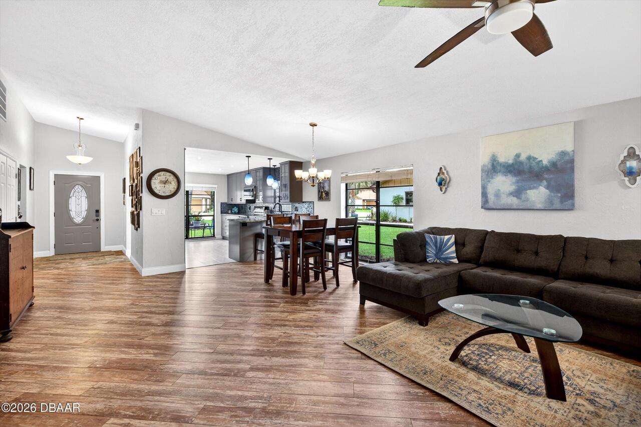 Listing Photo 8