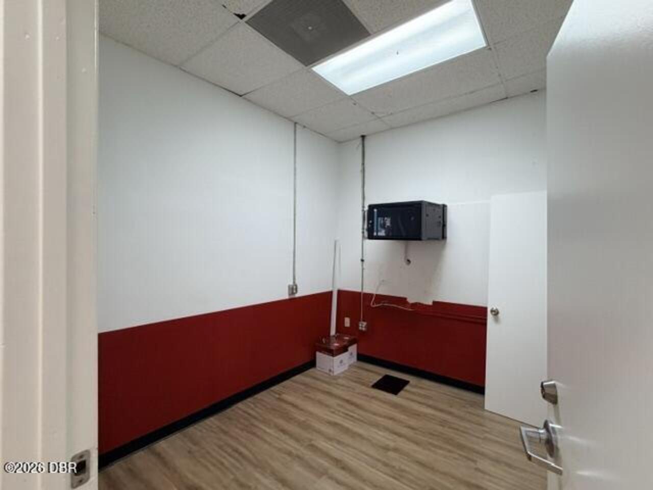 Listing Photo 9