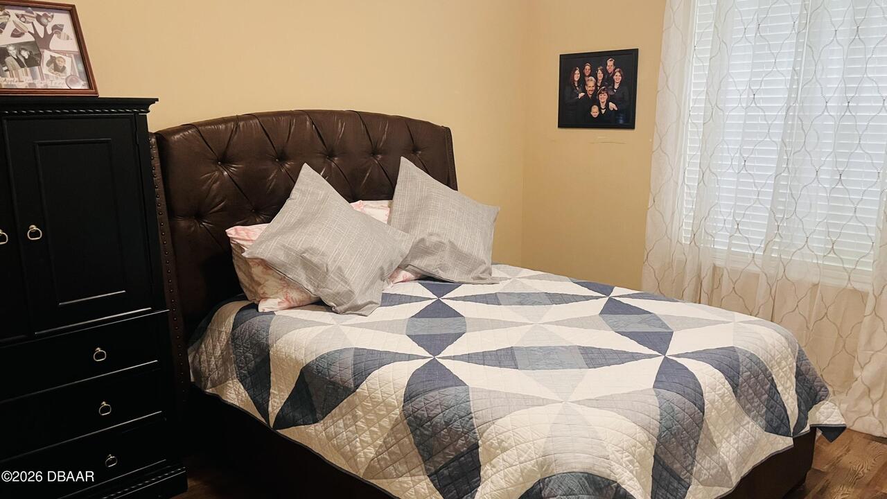 Listing Photo 12